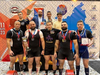 Камчатская сборная по пауэрлифтингу заняла «серебро» на чемпионате ДФО!