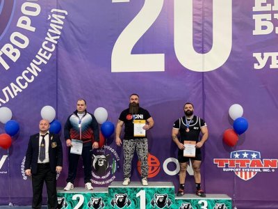Константин Чекасин завоевал бронзу чемпионата России по пауэрлифтингу